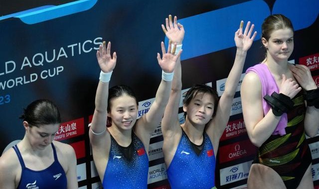 世界杯中国跳水队包揽9金 降维打击对手就是自己