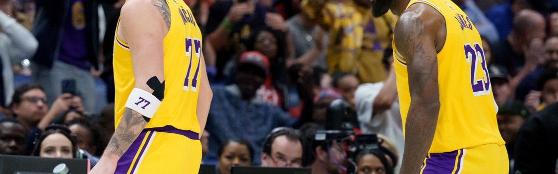 华体会官网入口-詹姆斯再征服著名库吹徐静雨！后者：真球迷都知道詹姆斯伟大！