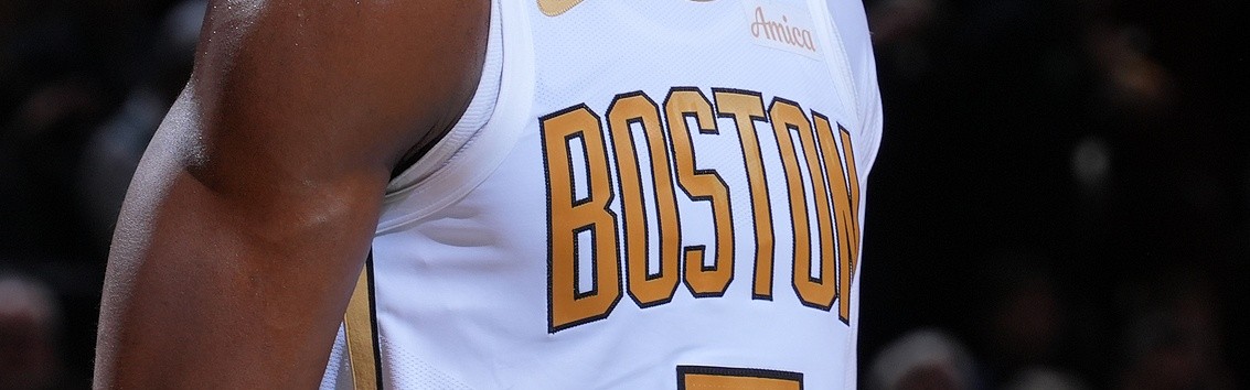 华体会官网APP-独撑！杰伦·布朗29中14得33分7板4助 可惜失误稍多有7次